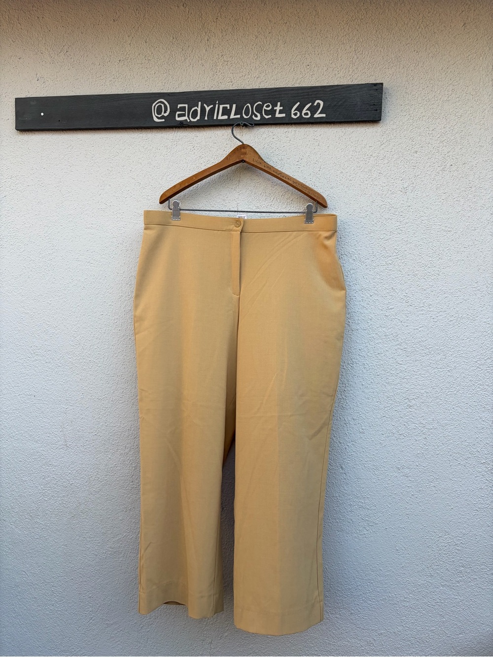 Jaclyn Smith Collection. Women’s Wide-Leg Pants in Light Mustard  Size 16